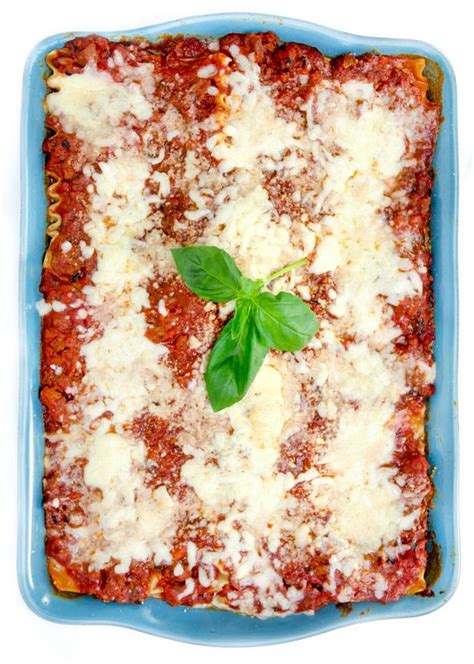 My Favorite Lasagna Recipe [no bechamel] l Panning The Globe