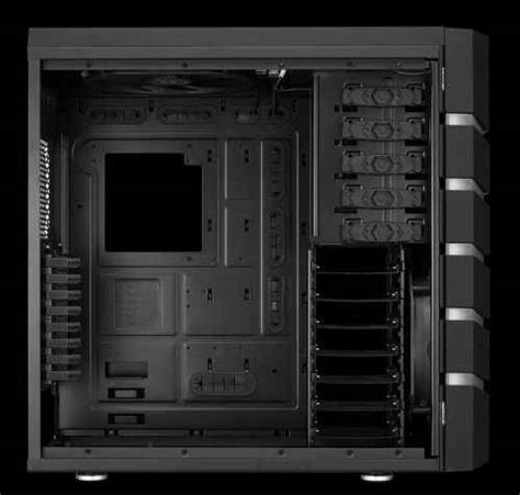 BitFenix Colossus Review