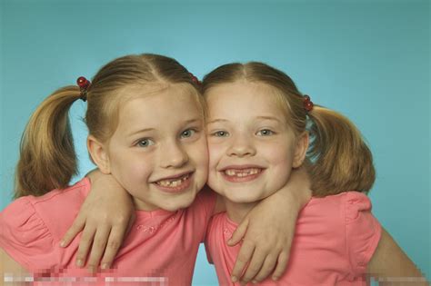 BY2 双胞胎少女组合摄影图__明星偶像_人物图库_摄影图库_昵图网nipic.com