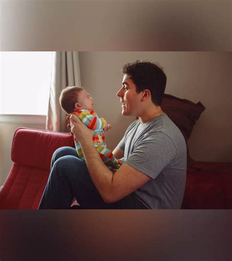 When Does Baby Start Waving? Age, Signs and Ways To Encourage