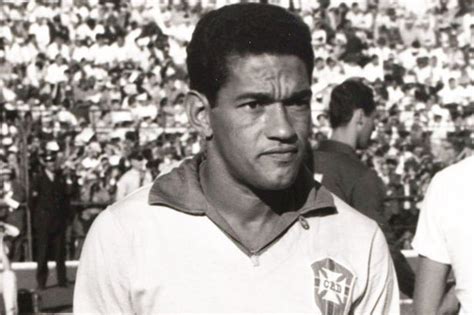 Body of Brazil legend Garrincha vanishes from Rio cemetery as family ...