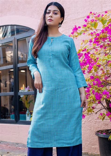 Get Blue Textured Keyhole Neck Kurta at ₹ 1024 | LBB Shop