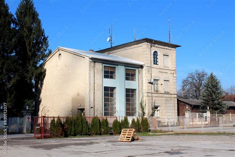 Old Building 的图像结果