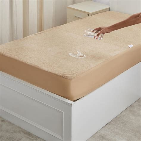 Buy Amazon Brand - Solimo Water Resistant Polyester Mattress Protector ...