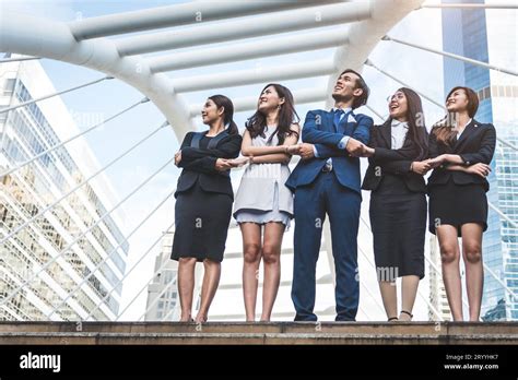 Business People Looking at You Happy 的图像结果