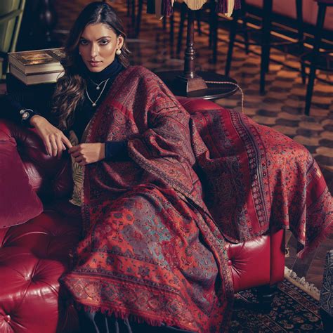 Buy Saatchi Ethnic Woolen Stole Online - Shingora