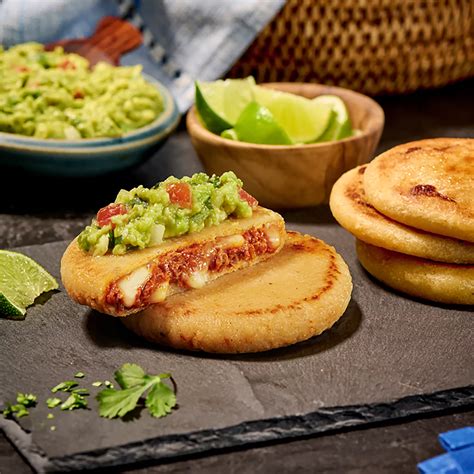 BIRRIA AND CHEESE PUPUSAS – Del Real Foods