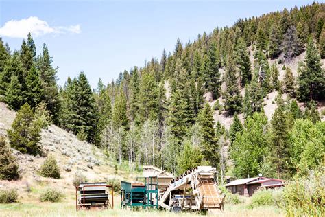 Family Gem Hunting [Montana Sapphire Mine]