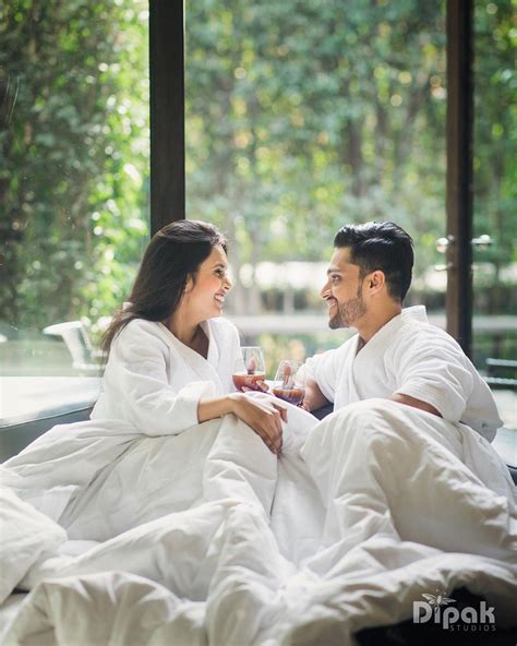 Sweet Honeymoon Couple Photos to Take Your Dose of Inspiration From