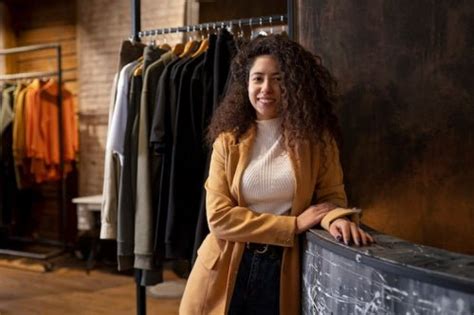 Indian Fashion Brands Expand Size-Inclusive Clothing Options – CINK