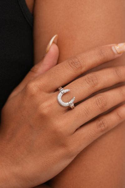 Shop Exquisite Rings Online at Attrangi | Luxury Collection