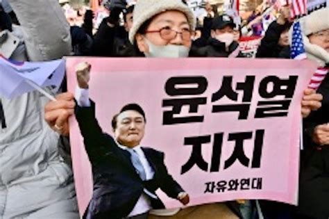 South Korea's special prosecutor seeks death penalty for ex-President Yoon over martial law bid