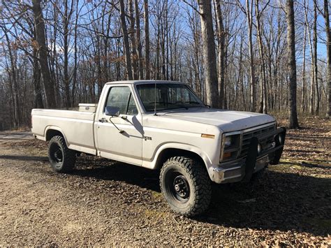 Oldie but a goodie. My 86 F250 4x4 with a 460 big block and a cold-natured Holley 4 barrel. : r ...