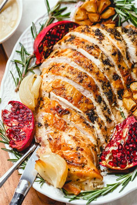 Garlic And Rosemary Roasted Turkey Breast Recipe – GIAU