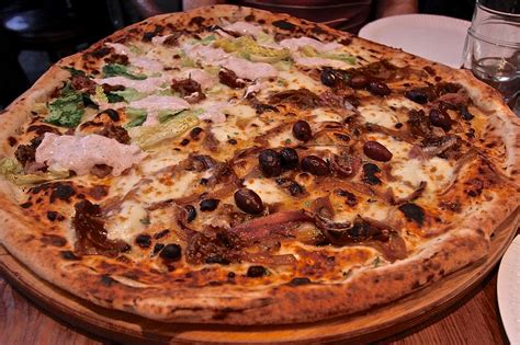 The London Foodie: Huge 20-Inch Pizza and Bold Flavours at Homeslice Pizza