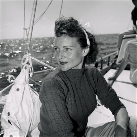 A Young Betty White In The Perfect Seaside Look (PHOTO) | HuffPost Life