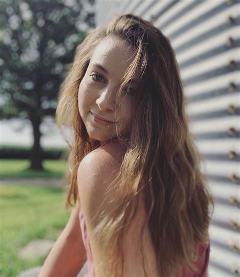 Leanna Julius, Contributing Writer | The Everygirl