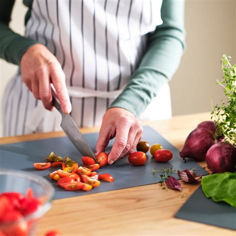FINFÖRDELA bendable chopping board, dark green/grey-turquoise, 28x36 cm ...