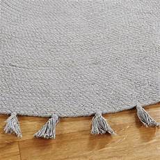 tappeti maison du monde tappeto rotondo con pompon in cotone grigio 100 cm tappeti maison du monde tappeto rotondo con pompon in cotone grigio 100 cm
