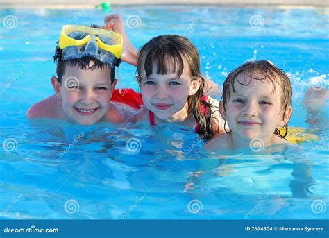Swimming Kid 的图像结果