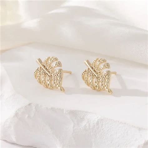 Gold plated stud – Shas