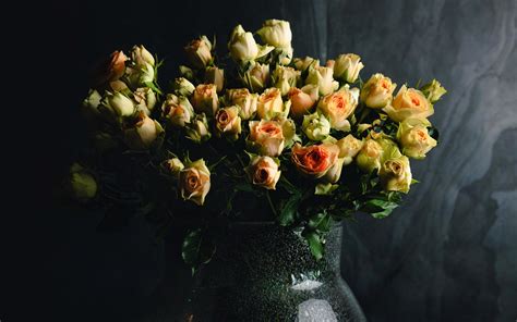 Download wallpaper 3840x2400 roses, flowers, bouquet, vase, dark 4k ...