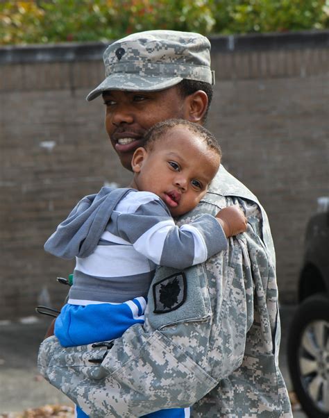35th Signal Brigade Soldiers leave for Africa Ebola response mission ...