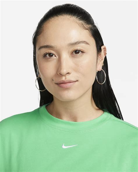 Nike Sportswear Essential Women's Oversized short-sleeve T-Shirt. Nike IN