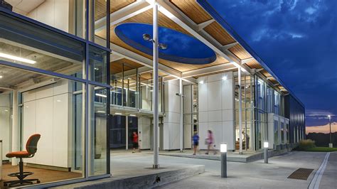 Join the NIACC campus community: Student Housing - NIACC Minute