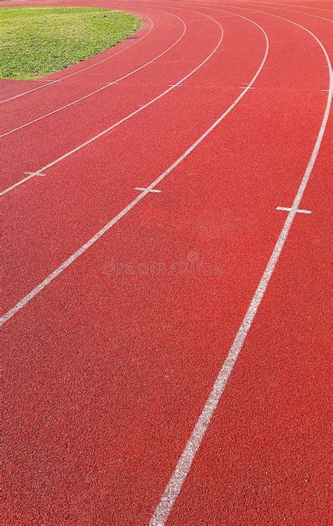 Runner Running around Curve 的图像结果