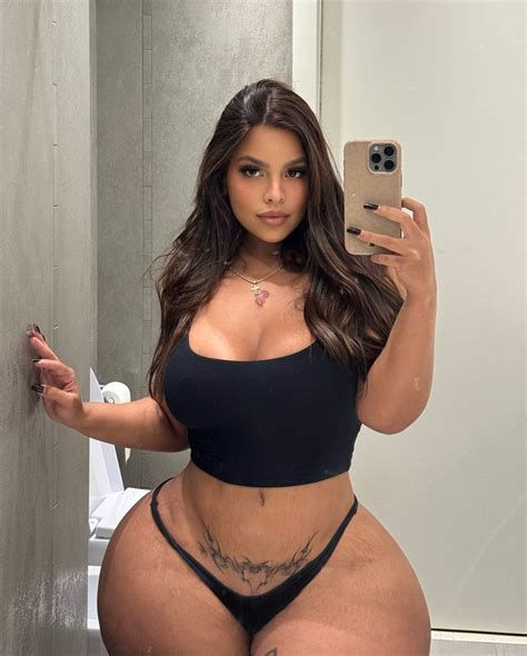 Las modelos latinas más famosas de OnlyFans - ColorMusic