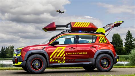 Renault And Software Republique Unveil Connected Emergency Vehicle ...