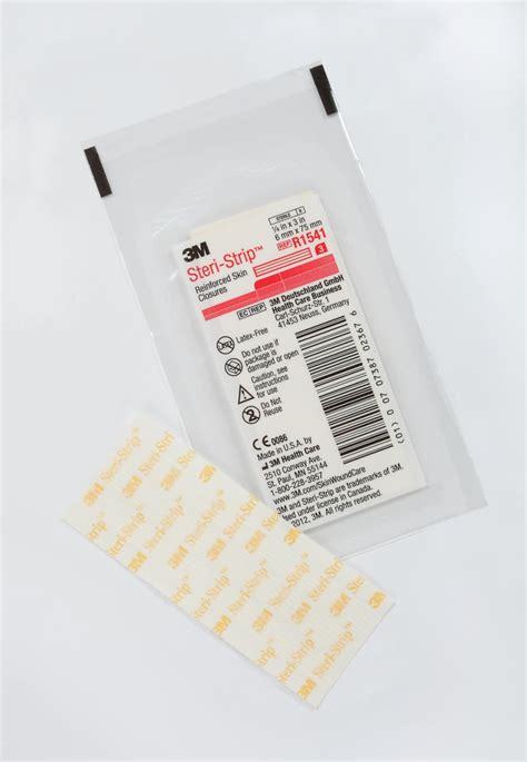 3M™ Steri-Strip™ Reinforced Adhesive Skin Closures R1541, 1/4 in x 3 in ...