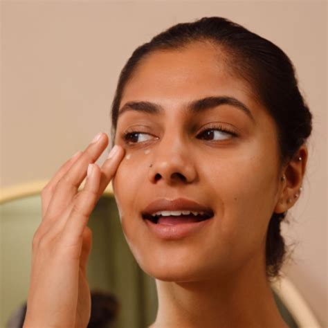 Why Eye Serums Work Better Than Creams for Dark Circles