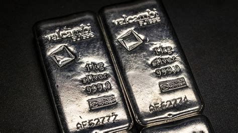 Silver rate today overtakes crude oil price for first time since 1980 ...
