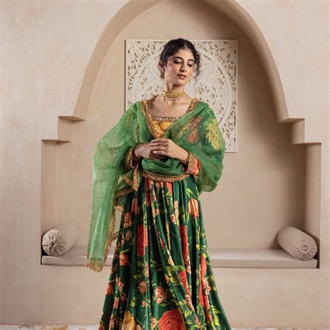 FIRGUN GREEN FLORAL VELVET ANARKALI SET – rivaajclothing