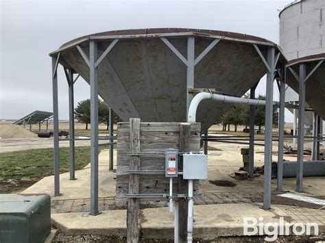 Homemade Drive Over Grain Hopper 的图像结果