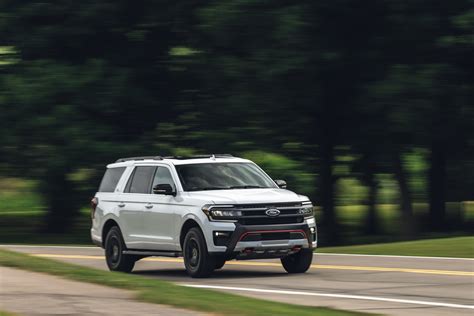 Ford Expedition 2022 White