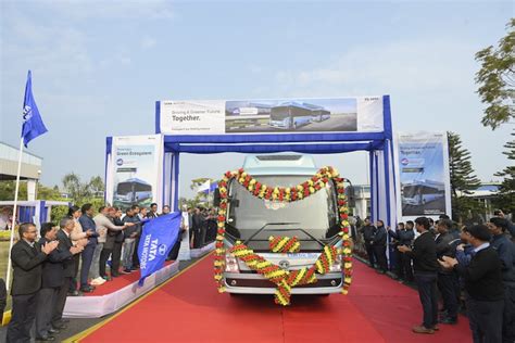 This Indian company is now using e-buses for workforce transportation ...