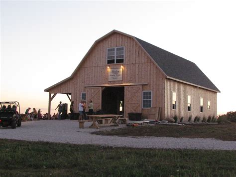 Gambrel Barn … | Gambrel barn, Barn house plans, Barn style house
