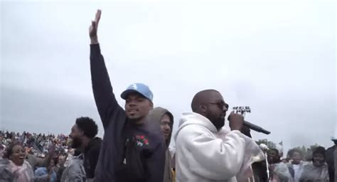 Chance the Rapper Delivers 'Ultralight Beam' at Kanye's Chicago Service ...