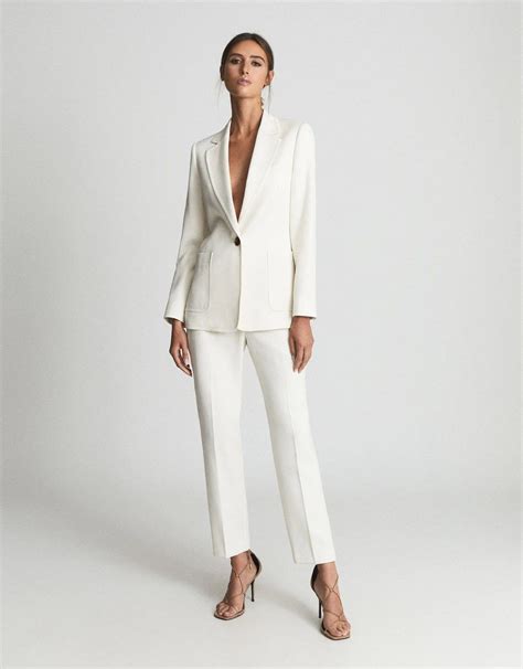 21 Chic Wedding Suits For Women Who Want to Rock a Bridal Suit | Women ...