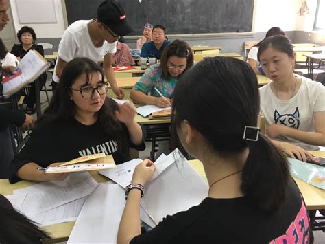“在校居家两兼顾”——2020年全国来华留学预科教育结业统一考试顺利举行-北京语言大学新闻网