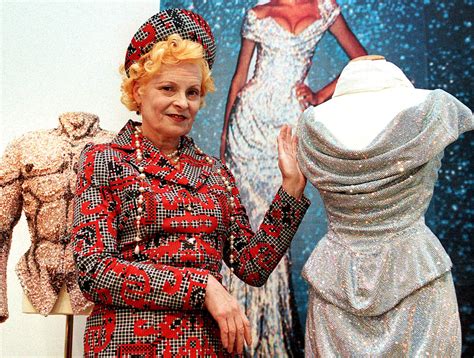 ¿Qué hace a Vivienne Westwood una diseñadora revolucionaria?
