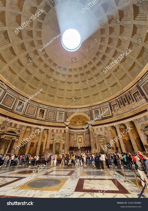 Pantheon Dome Interior The Pantheon Dome With An Oculus Admitting The