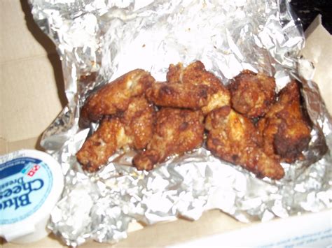 Dominos Plain Wings