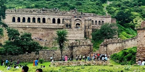 Bhangarh Fort : Bhangarh Fort : देश का सबसे डरावना किला, जिसका इतिहास ...