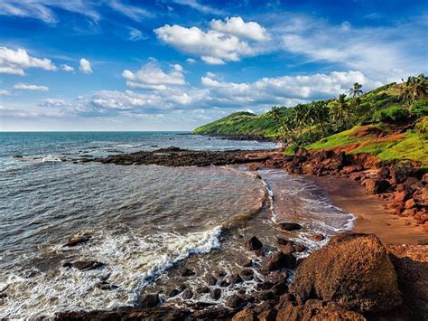 Anjuna Beach, Goa: The Top Attractions And Activities