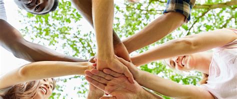 Friendly Local People 的图像结果