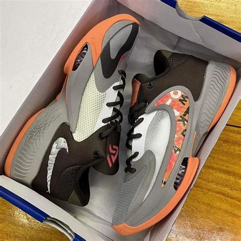 GIANNIS FREAK 4, Men's Fashion, Footwear, Sneakers on Carousell